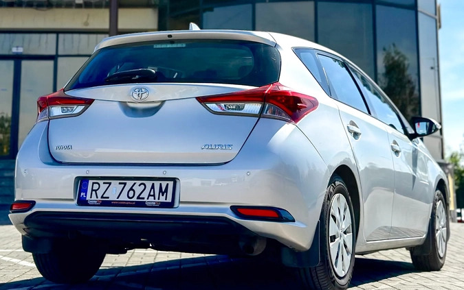 Toyota Auris cena 46000 przebieg: 147000, rok produkcji 2016 z Rzeszów małe 211